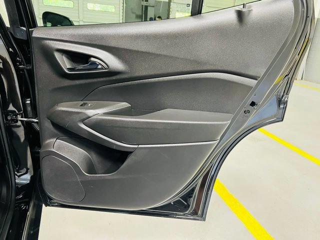 Used 2025 Chevrolet Trax LT FWD image 33