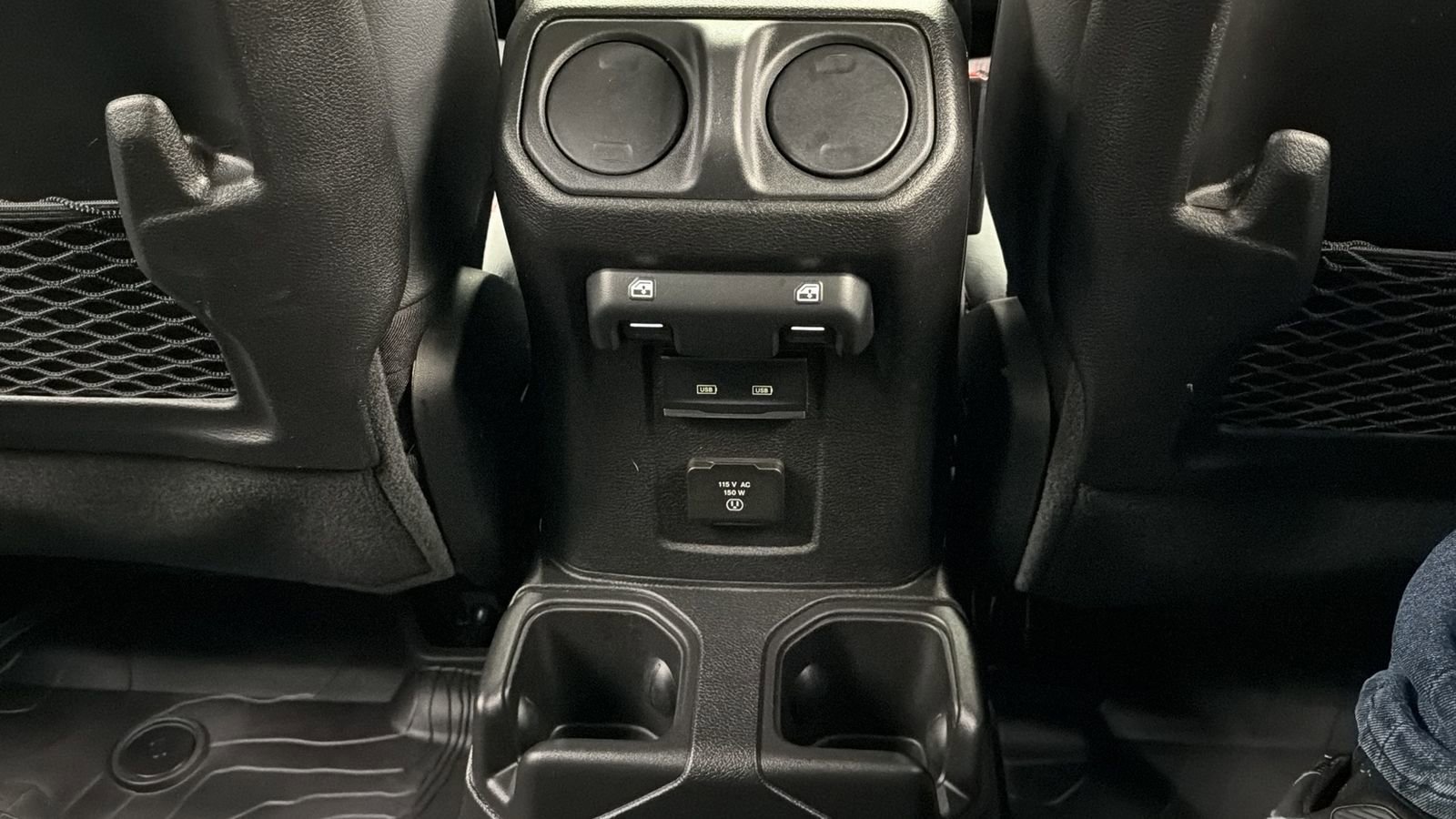 Used 2025 Jeep Wrangler Rubicon w/ Convenience Group image 44