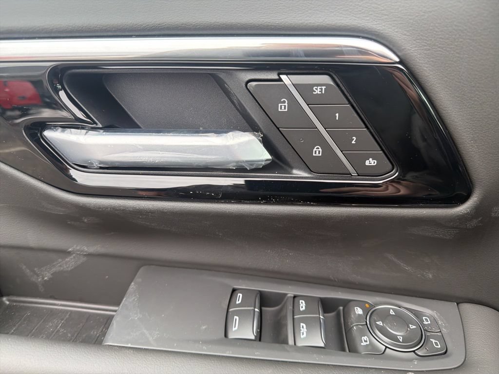 New 2026 Chevrolet Tahoe Premier w/ Sun And Tow Package AWD/4WD image 2