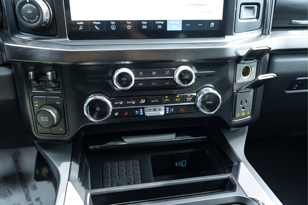 Used 2024 Ford F350 Lariat w/ Lariat Ultimate Package AWD/4WD image 20