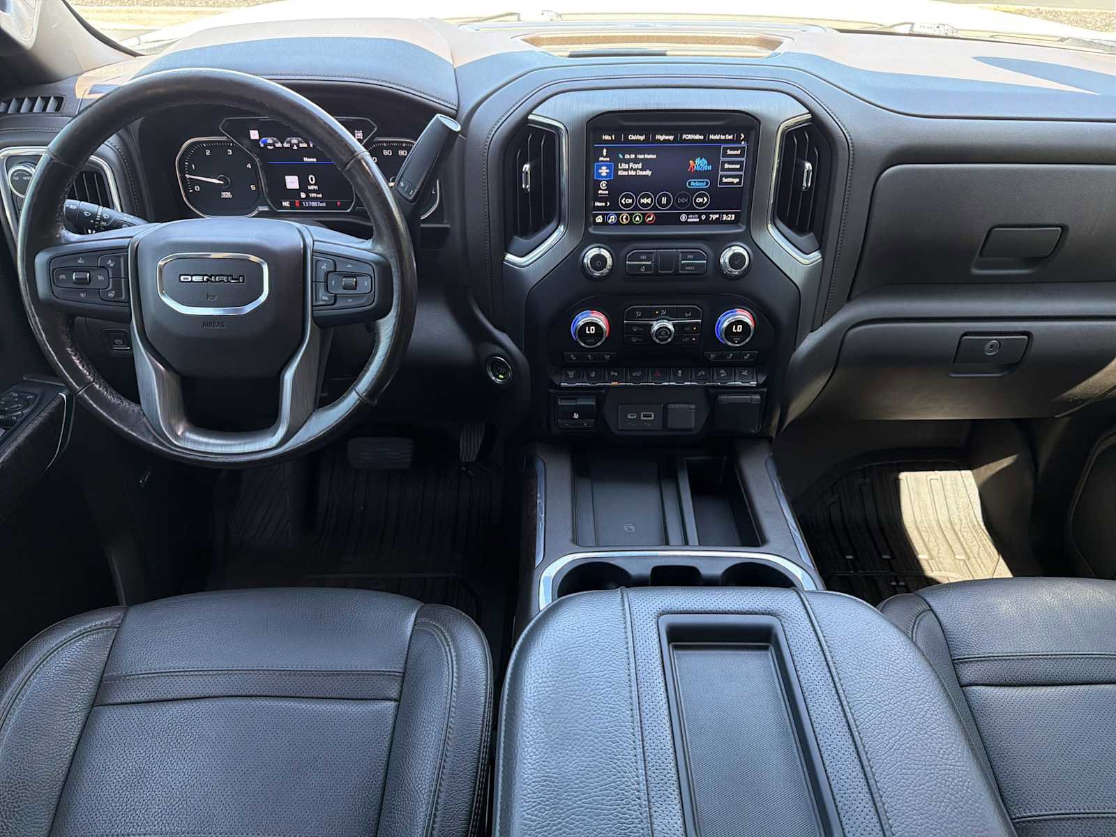 Used 2022 GMC Sierra 2500 Denali w/ Denali Ultimate Package image 2