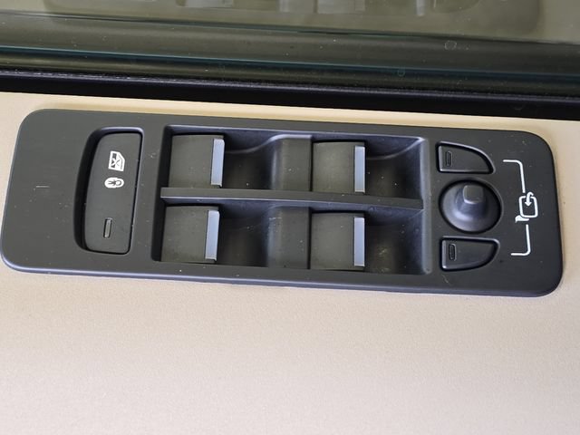 Used 2025 Land Rover Discovery Sport S AWD/4WD image 30