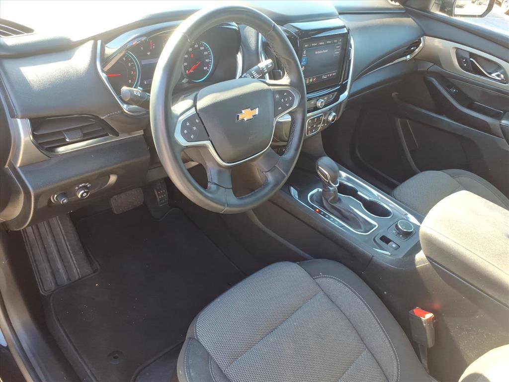 Used 2023 Chevrolet Traverse LT w/ Rear Camera Mirror Package AWD/4WD image 6