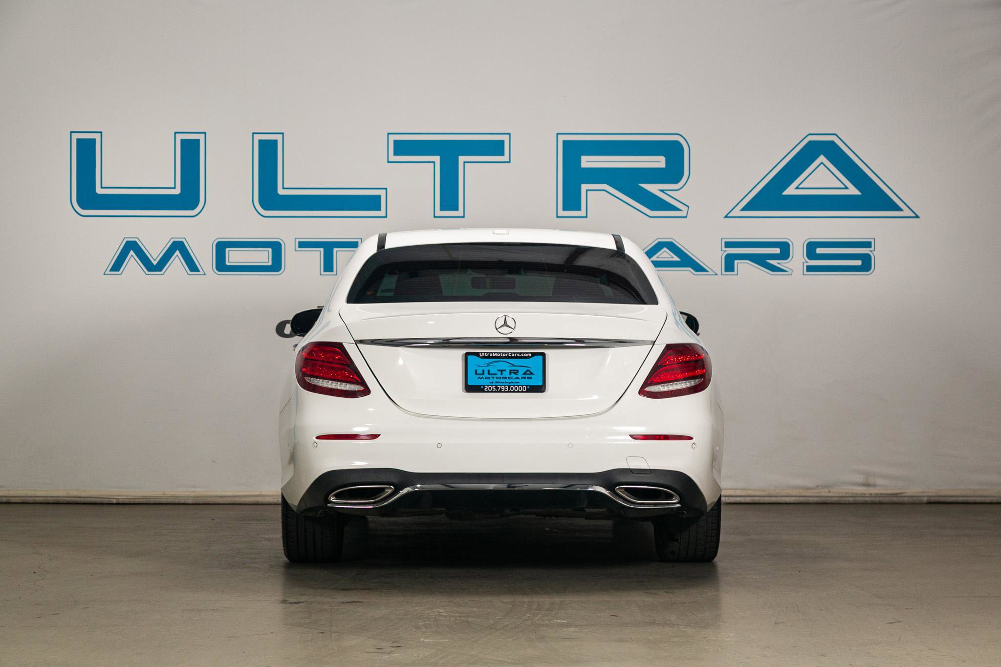 Used 2017 Mercedes-Benz E 300 4MATIC image 11