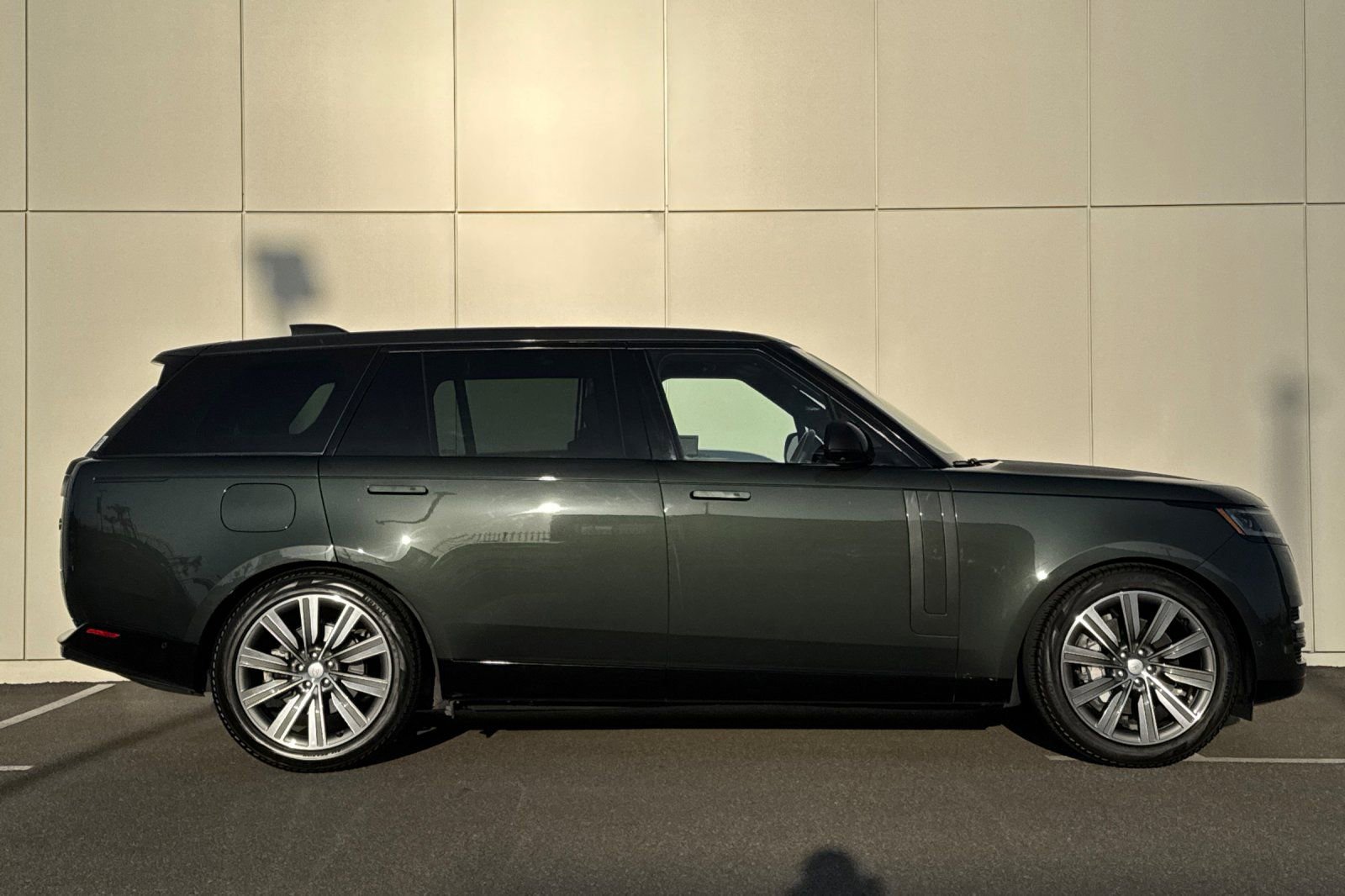 Certified 2023 Land Rover Range Rover Long Wheelbase SE image 6