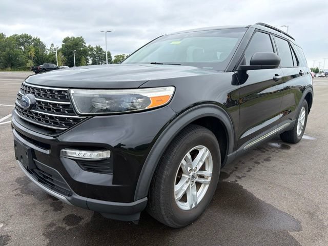 Used 2020 Ford Explorer XLT w/ Equipment Group 202A AWD/4WD image 2