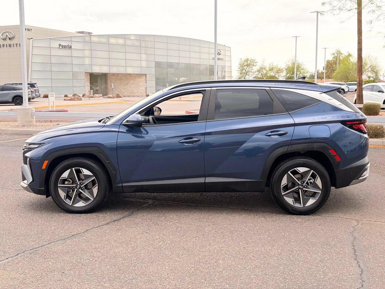 Used 2025 Hyundai Tucson SEL FWD image 3