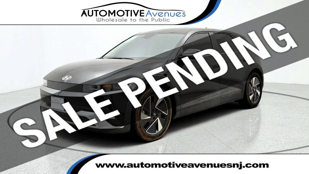 Used 2025 Hyundai Ioniq 5 SE RWD image 1