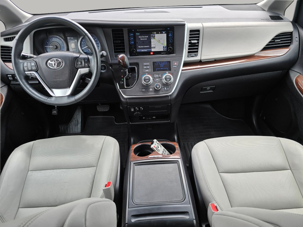 Used 2015 Toyota Sienna Limited Premium AWD/4WD image 2