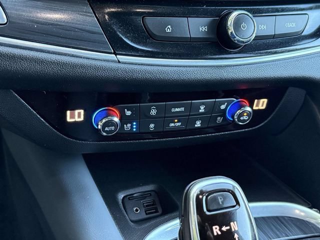 Certified 2020 Buick Enclave Premium w/ Sun and Sites Package FWD image 17