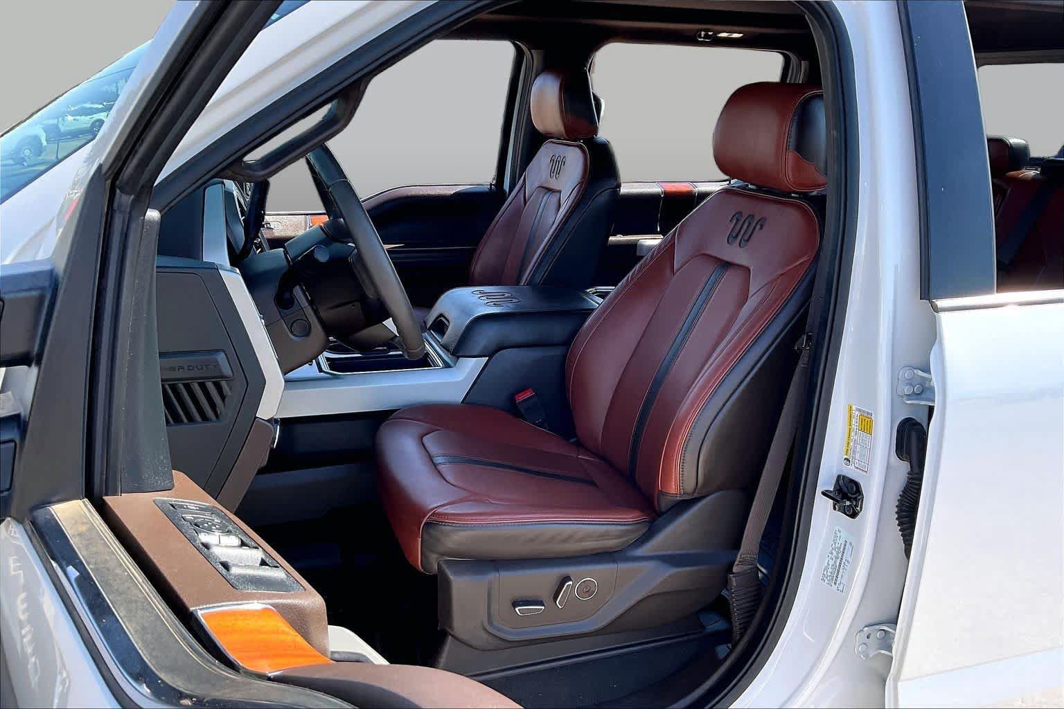 Used 2019 Ford F350 King Ranch w/ King Ranch Ultimate Package AWD/4WD image 8