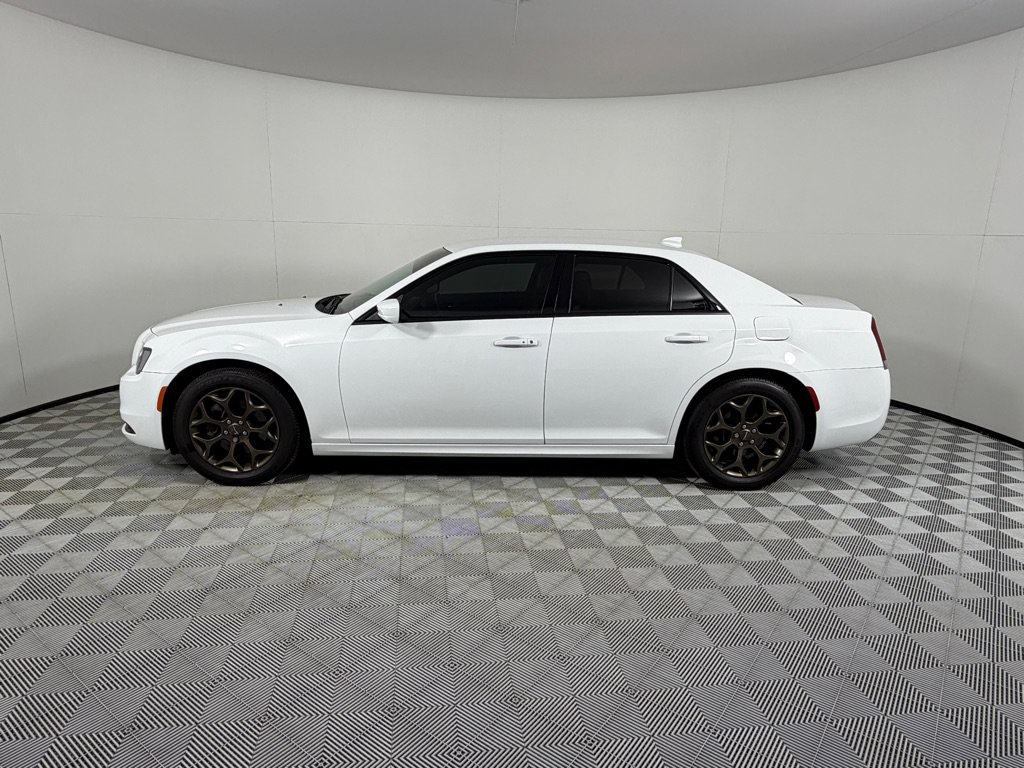 Used 2017 Chrysler 300 S AWD/4WD image 7