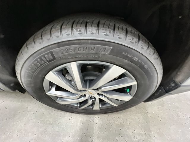 Certified 2024 Chevrolet Equinox LT w/ LPO, Floor Liner Package AWD/4WD image 32