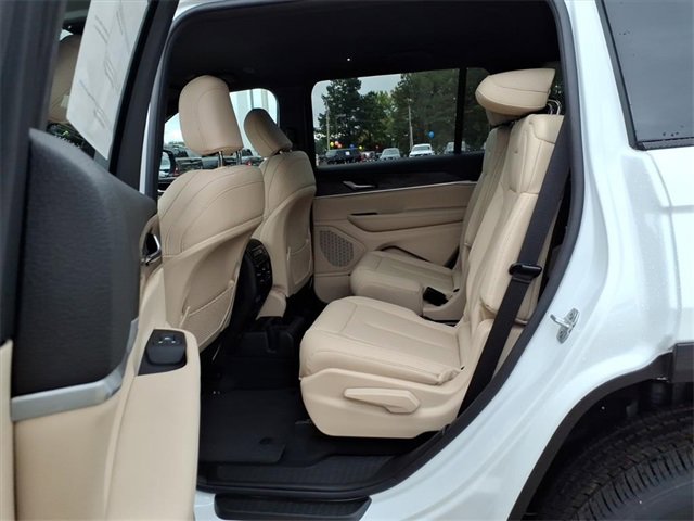 New 2025 Jeep Grand Cherokee L Limited image 17