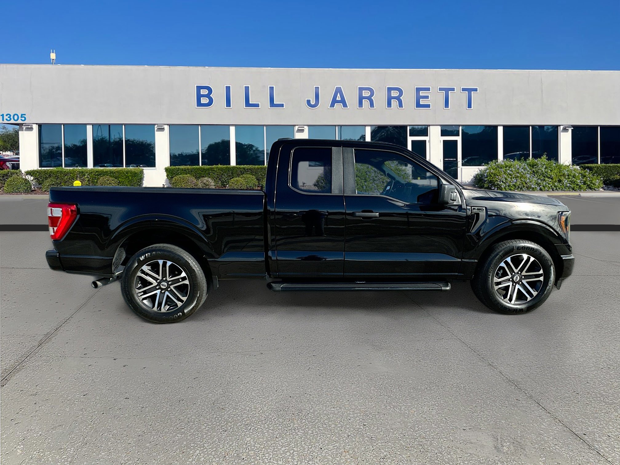 Certified 2023 Ford F150 XL w/ STX Appearance Package image 8