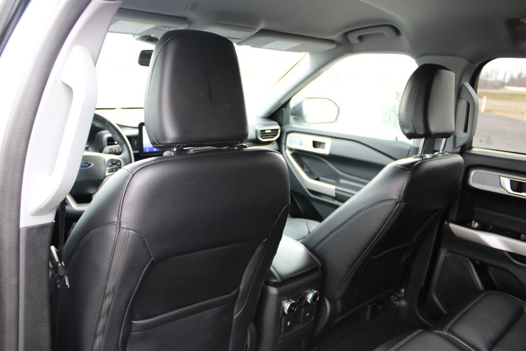 Used 2023 Ford Explorer Limited AWD/4WD image 28