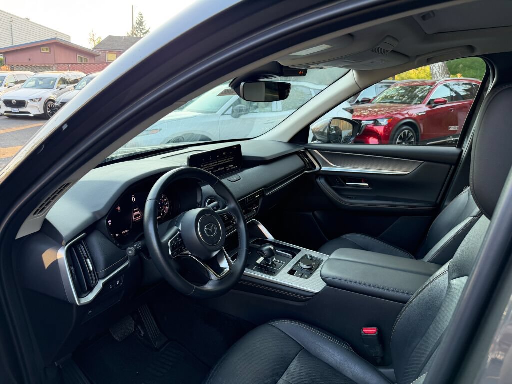 Certified 2024 MAZDA CX-90 Plug-In Hybrid w/ Preferred AWD/4WD image 3