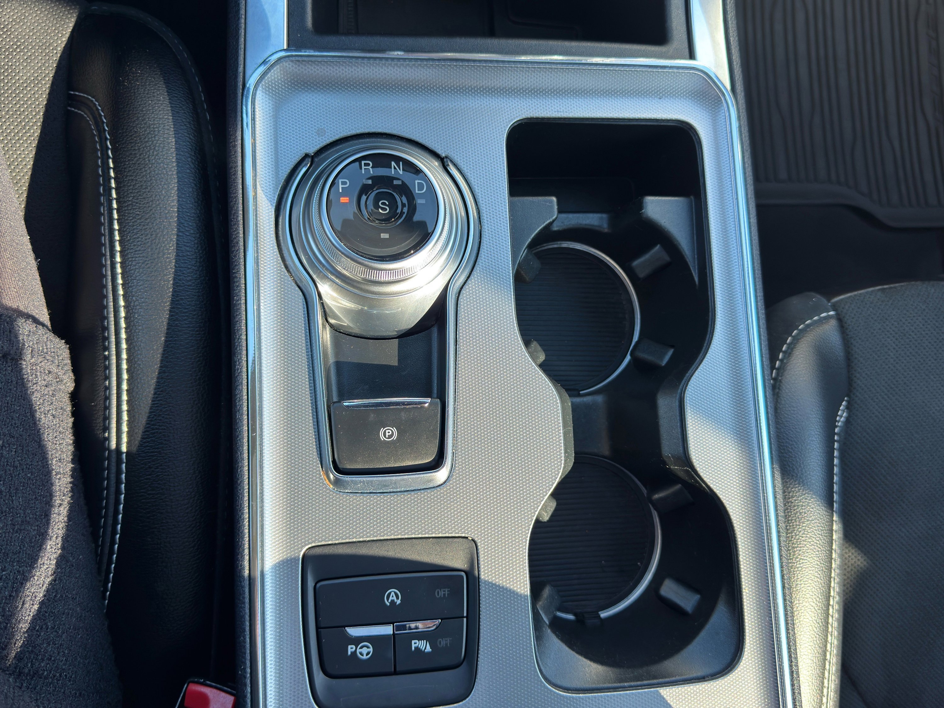 Certified 2024 Ford Edge ST w/ Equipment Group 401A image 11