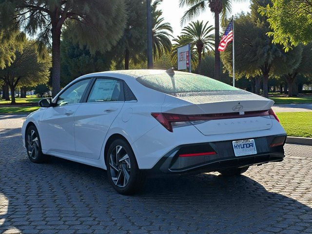 New 2025 Hyundai Elantra Limited image 5