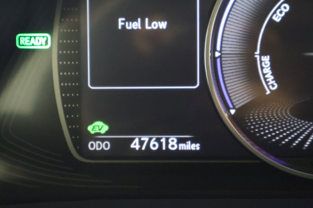 Certified 2023 Lexus ES 300h w/ Premium Package image 17