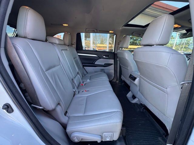 Used 2018 Toyota Highlander XLE AWD/4WD image 14