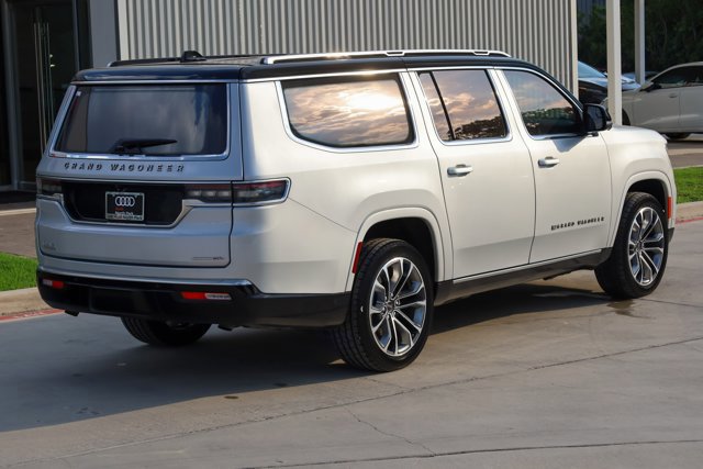 Used 2023 Jeep Grand Wagoneer L Series III w/ Rear Seat Video Group 1 image 5