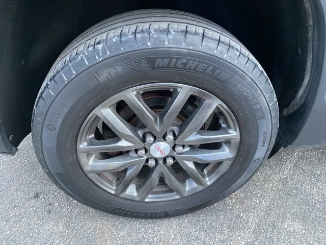 Used 2018 GMC Acadia SLT w/ LPO, Floor Liner Package image 11