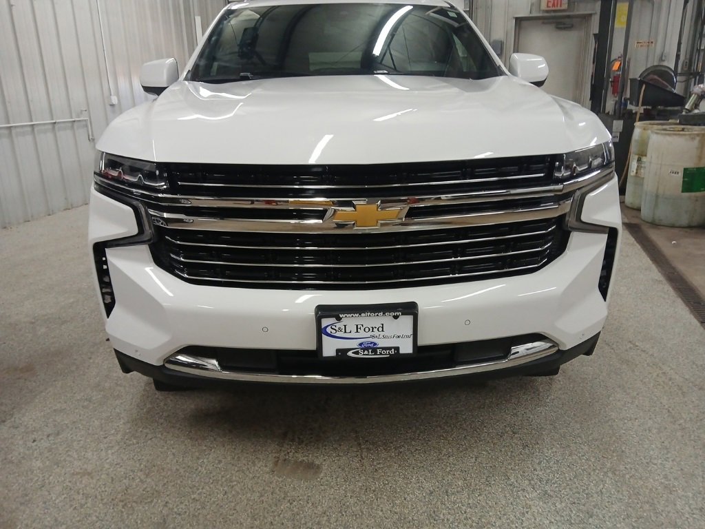Used 2024 Chevrolet Suburban LT image 6