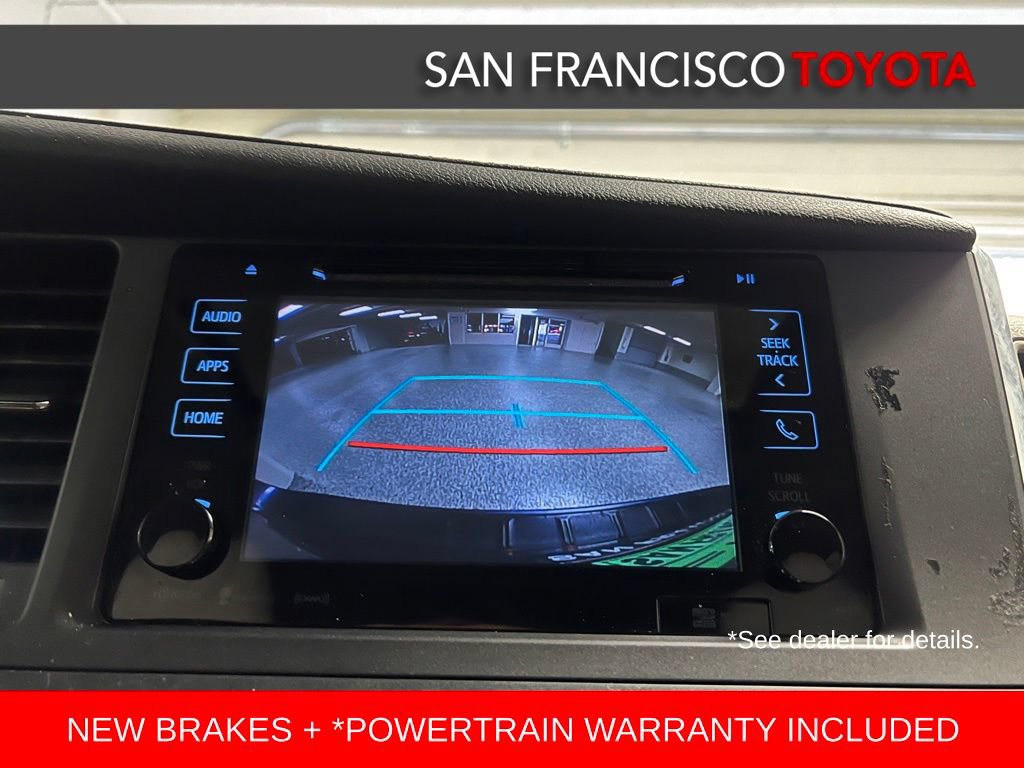 Used 2016 Toyota Sienna XLE Premium FWD image 32