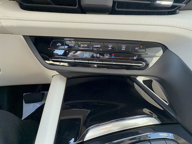 Used 2023 Buick Envision Essence AWD/4WD image 17