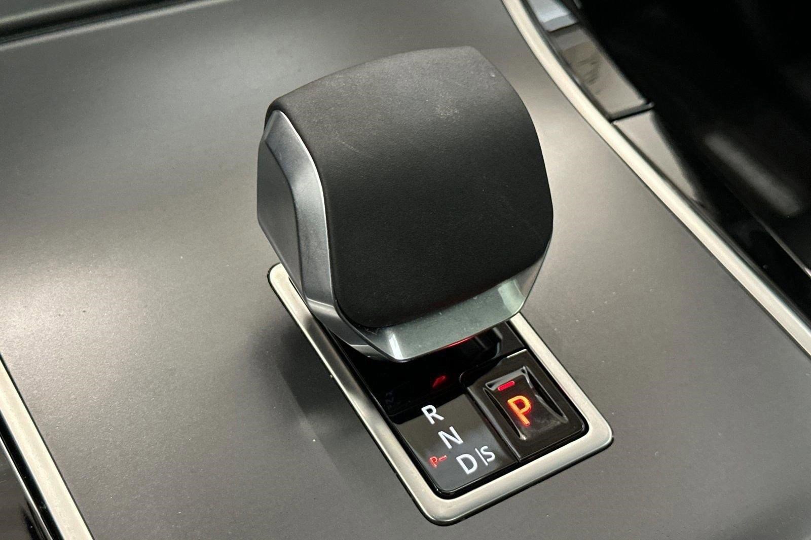 Certified 2026 Land Rover Range Rover Velar S AWD/4WD image 19