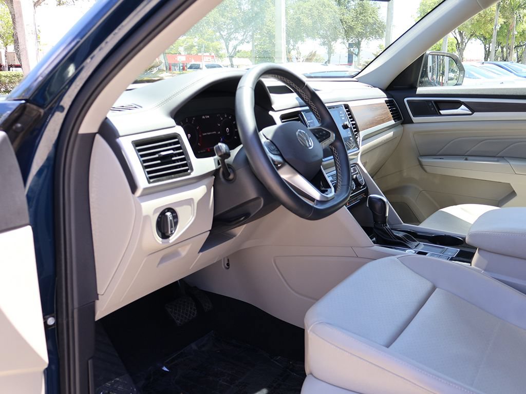 Used 2022 Volkswagen Atlas SE w/ Panoramic Sunroof Package FWD image 28