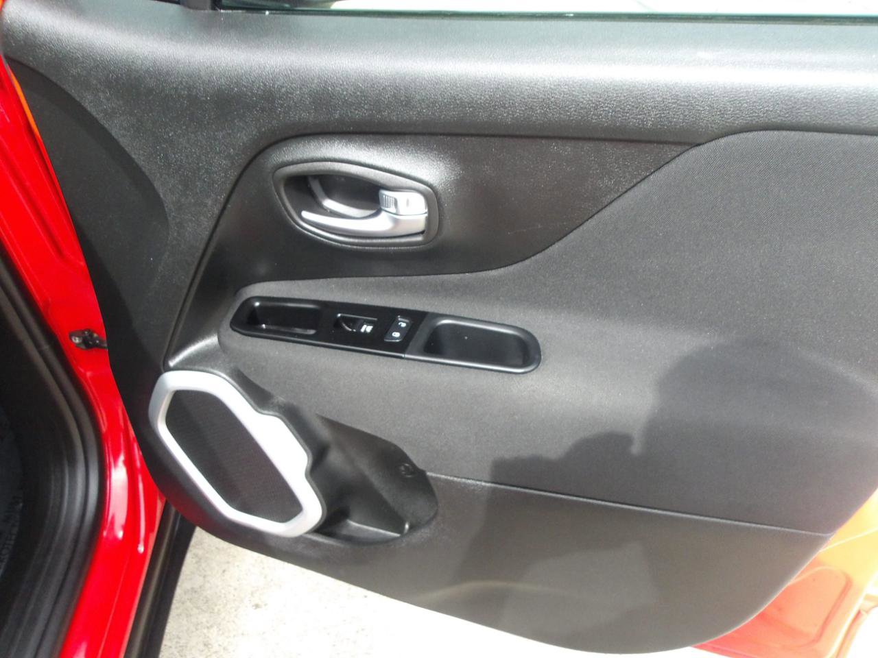 Used 2020 Jeep Renegade Sport w/ Sport Appearance Group FWD image 9