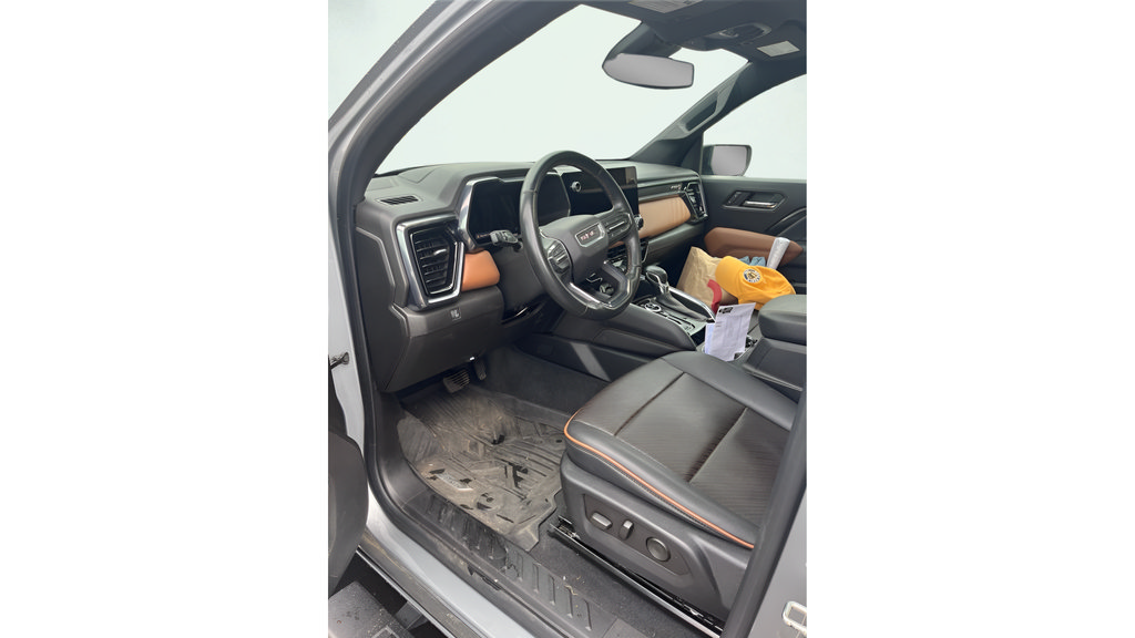 Used 2023 GMC Canyon AT4 w/ AT4 Premium Package AWD/4WD image 11
