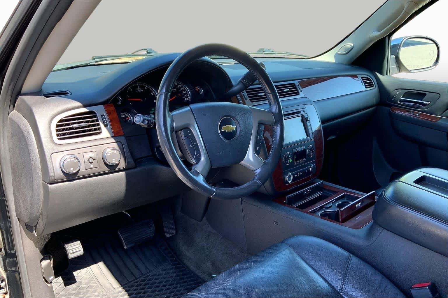 Used 2011 Chevrolet Tahoe LTZ AWD/4WD image 17