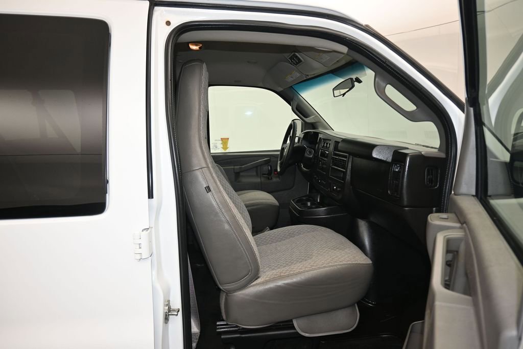Used 2017 Chevrolet Express 3500 LT w/ LT Preferred Equipment Group RWD image 36