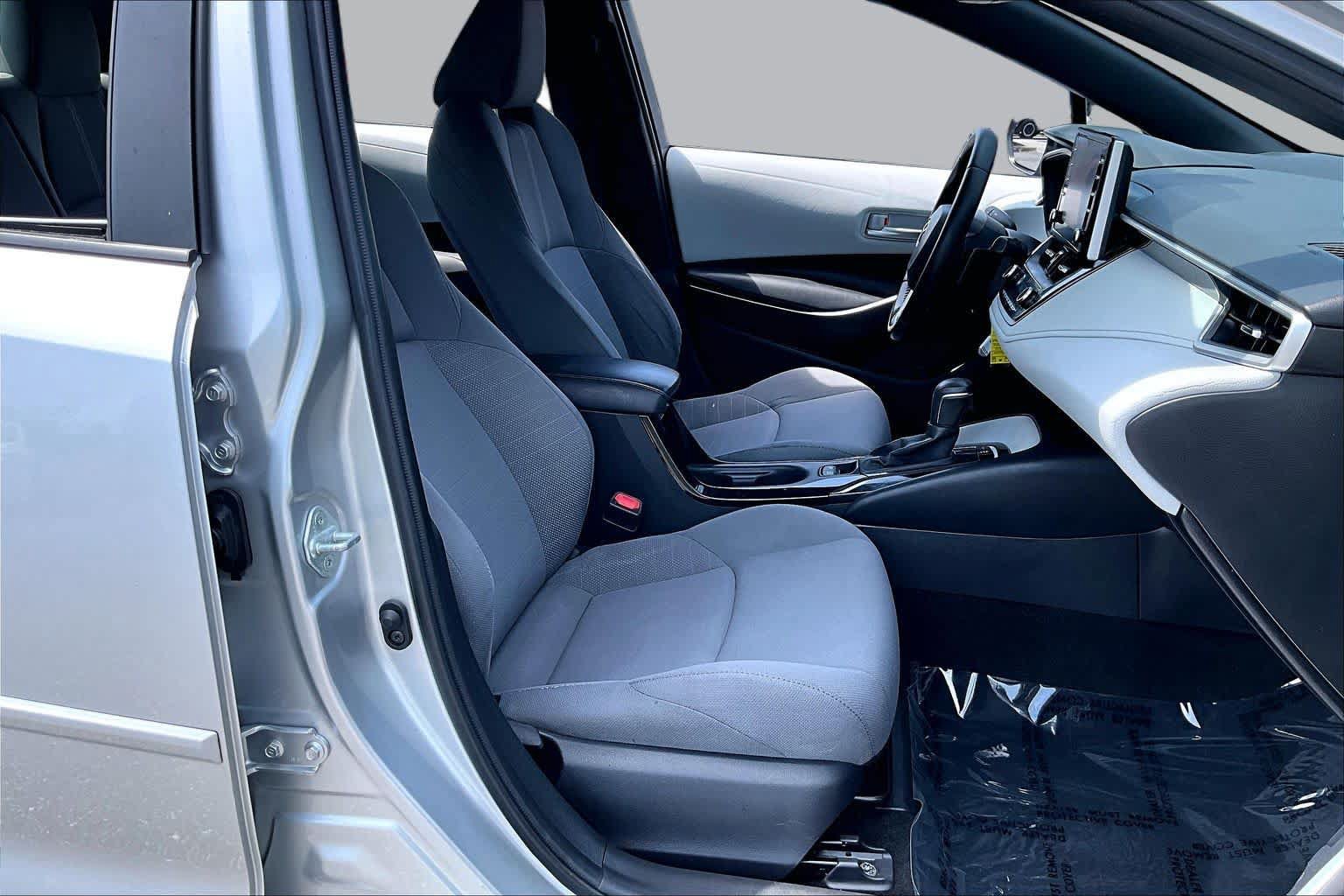 Used 2021 Toyota Corolla SE w/ Carpet Mat Package (TMS) FWD image 9