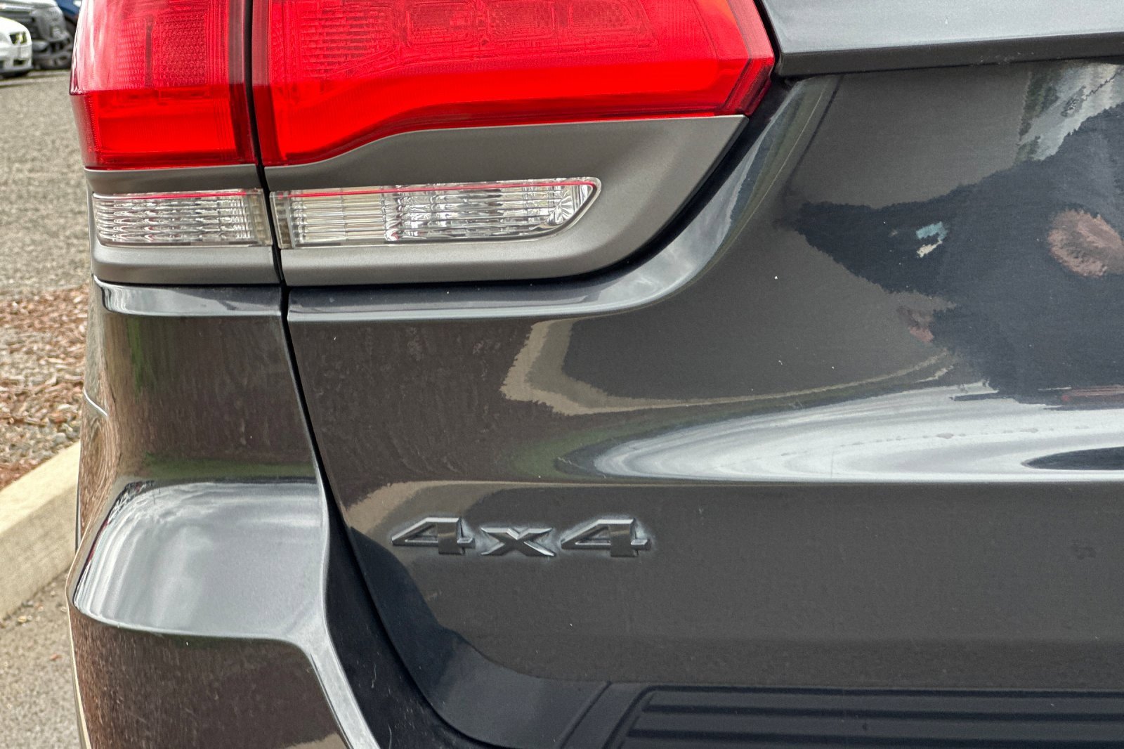 Used 2014 Jeep Grand Cherokee Altitude image 31