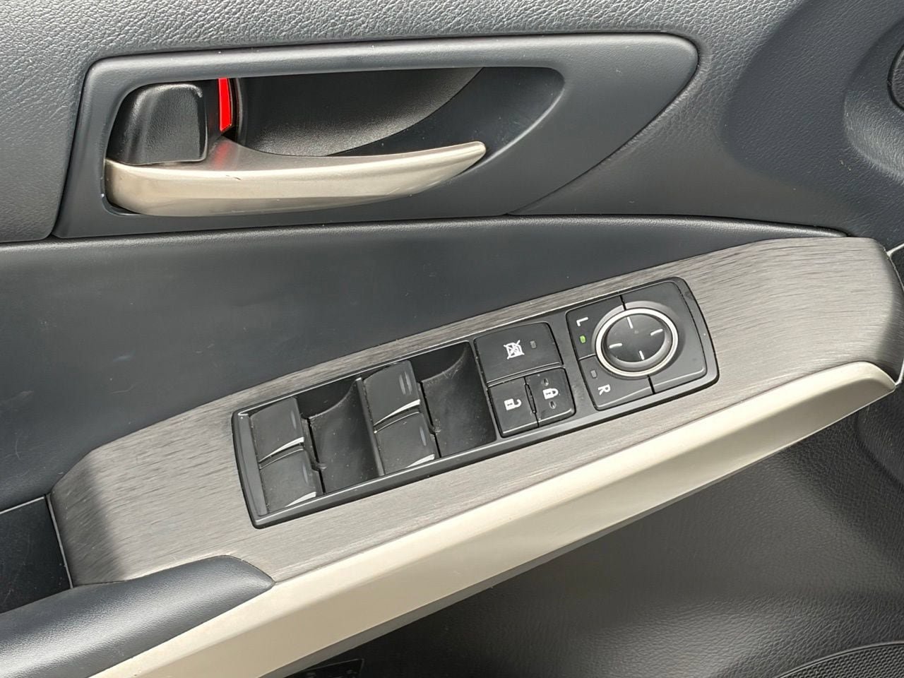 Used 2019 Lexus IS 300 F Sport w/ F Sport Package RWD image 6