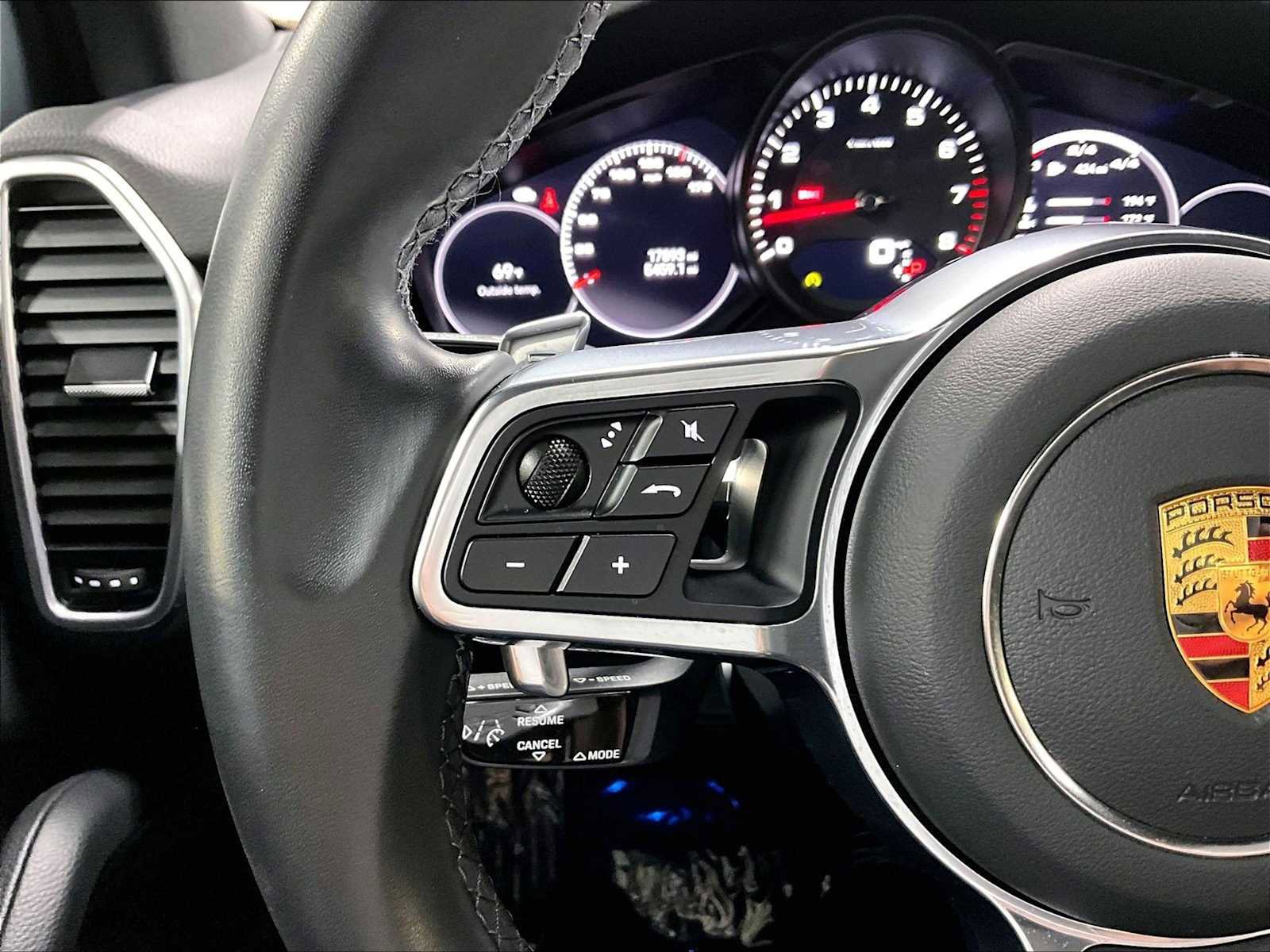 Used 2023 Porsche Cayenne image 22