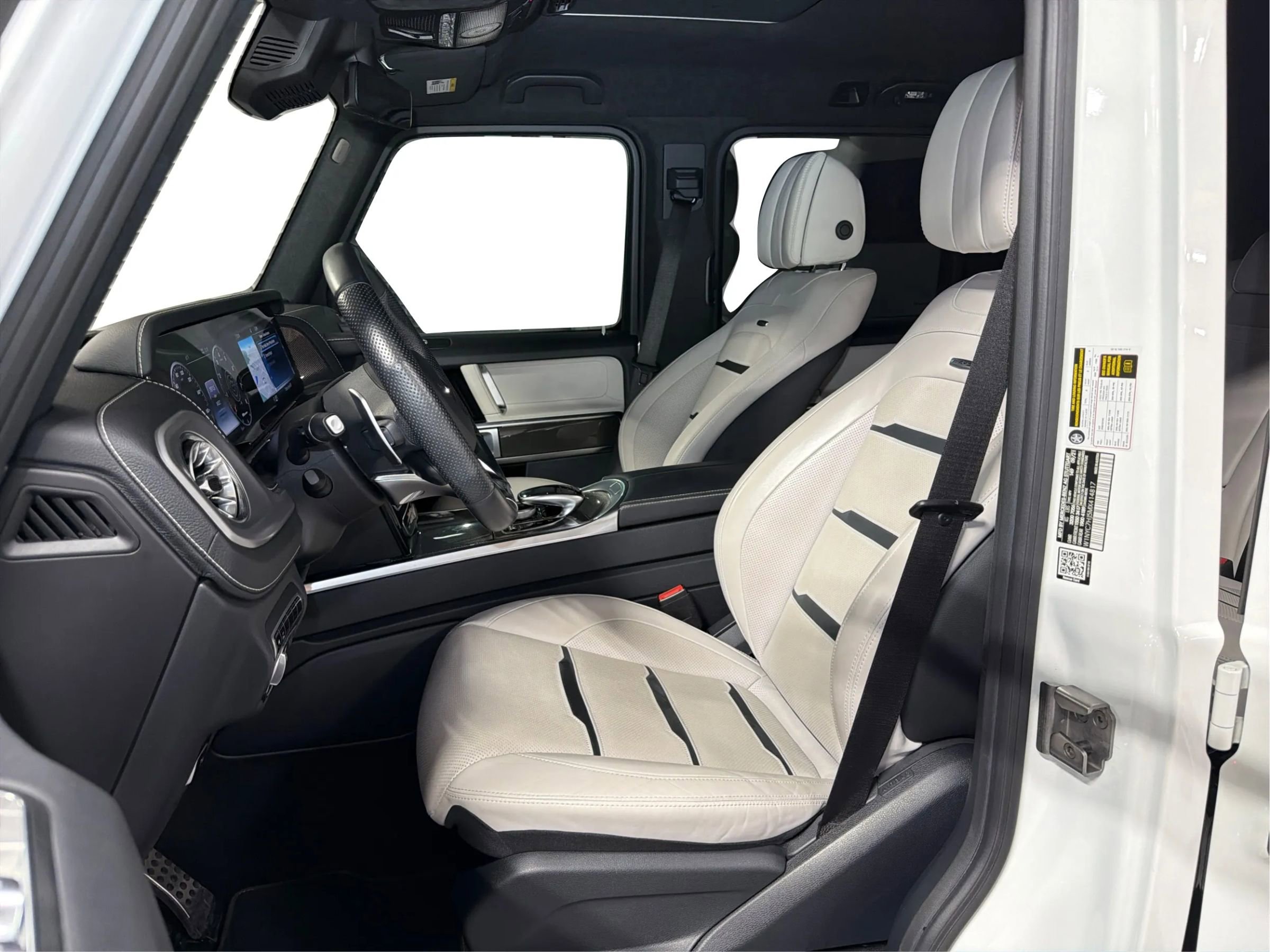 Used 2021 Mercedes-Benz G 63 AMG 4MATIC w/ G Manufaktur Interior Package image 9