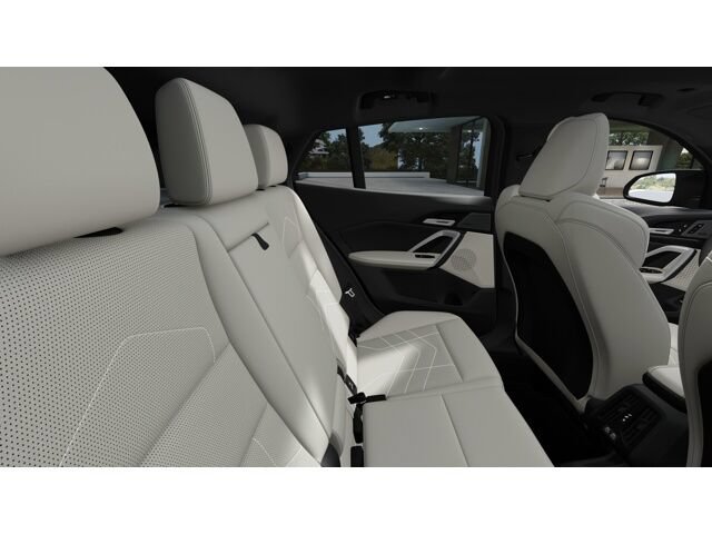 New 2026 BMW X2 xDrive28i w/ Technology Package AWD/4WD image 12