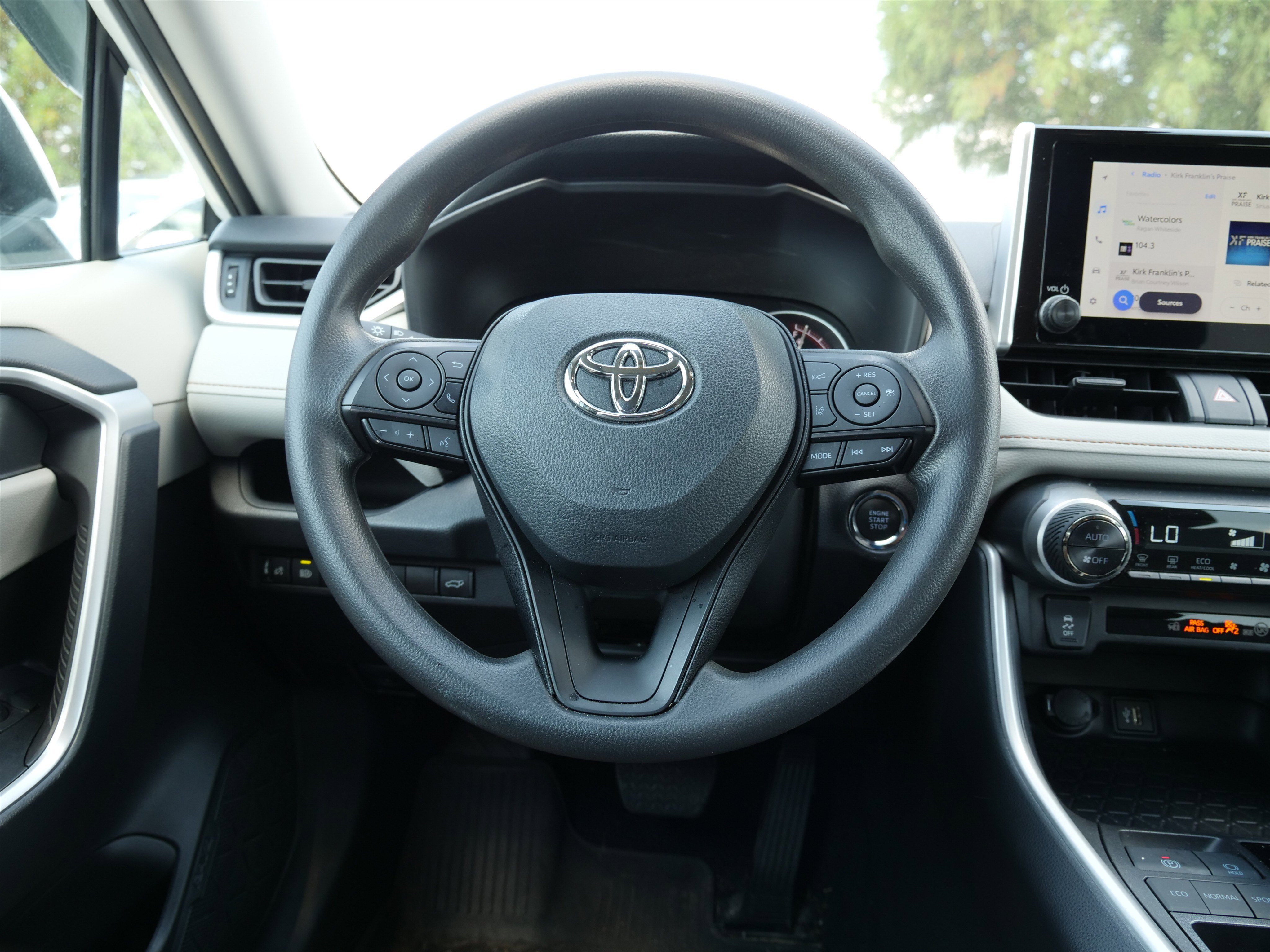 Used 2024 Toyota RAV4 XLE image 21