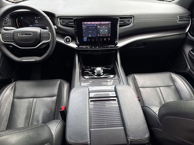Used 2023 Jeep Wagoneer 4WD w/ Premium Group I image 5