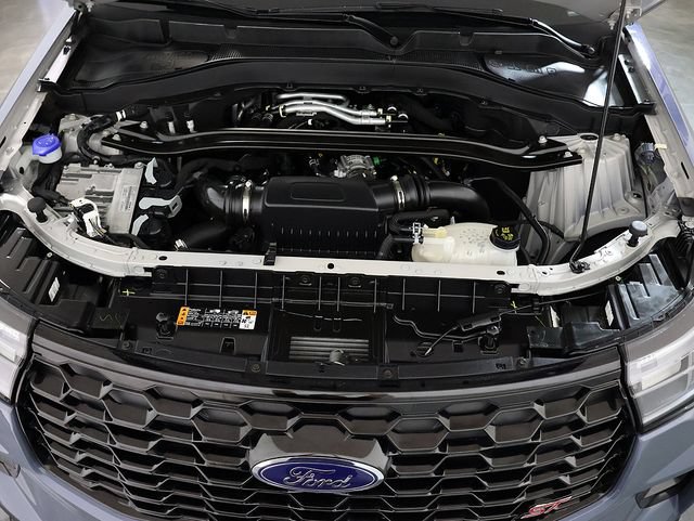 Used 2025 Ford Explorer ST AWD/4WD image 41