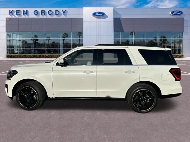 Used 2023 Ford Expedition Limited AWD/4WD image 5