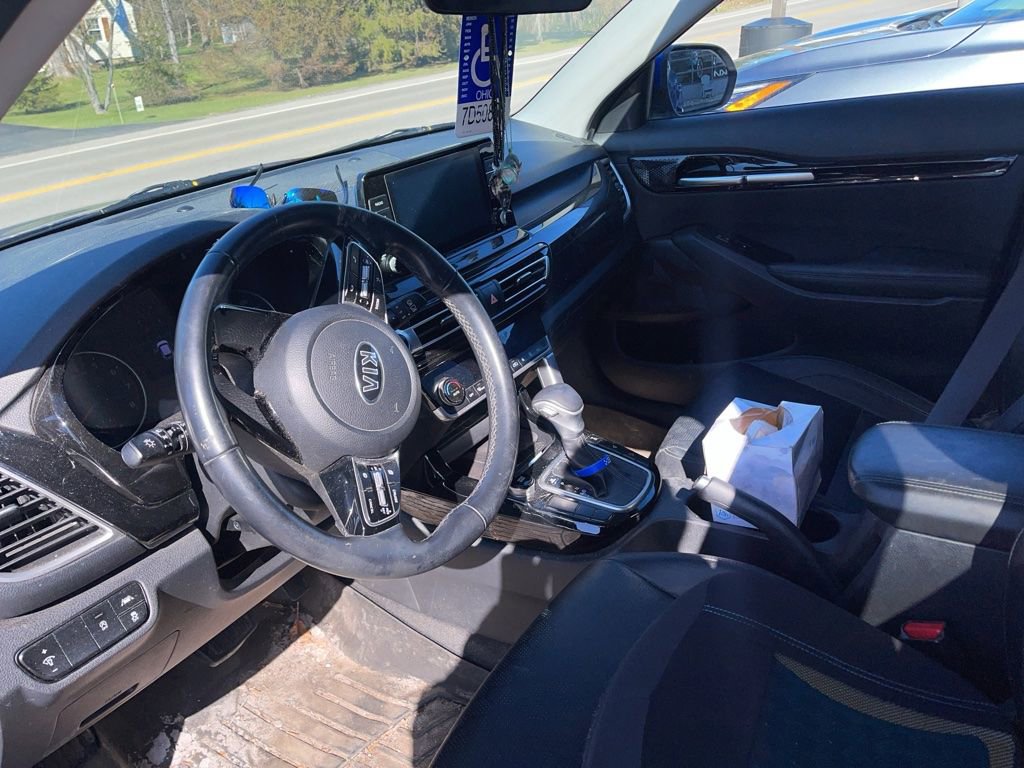 Used 2021 Kia Seltos EX image 6