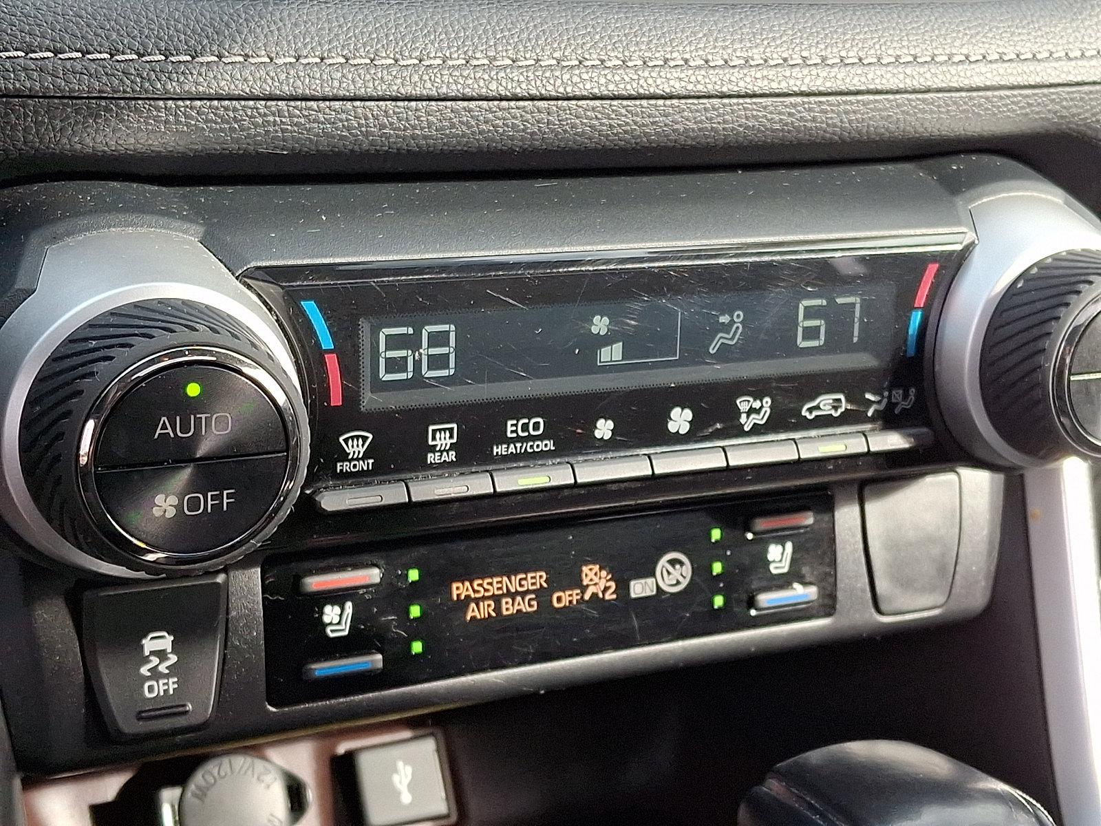 Used 2020 Toyota RAV4 Limited AWD/4WD image 19