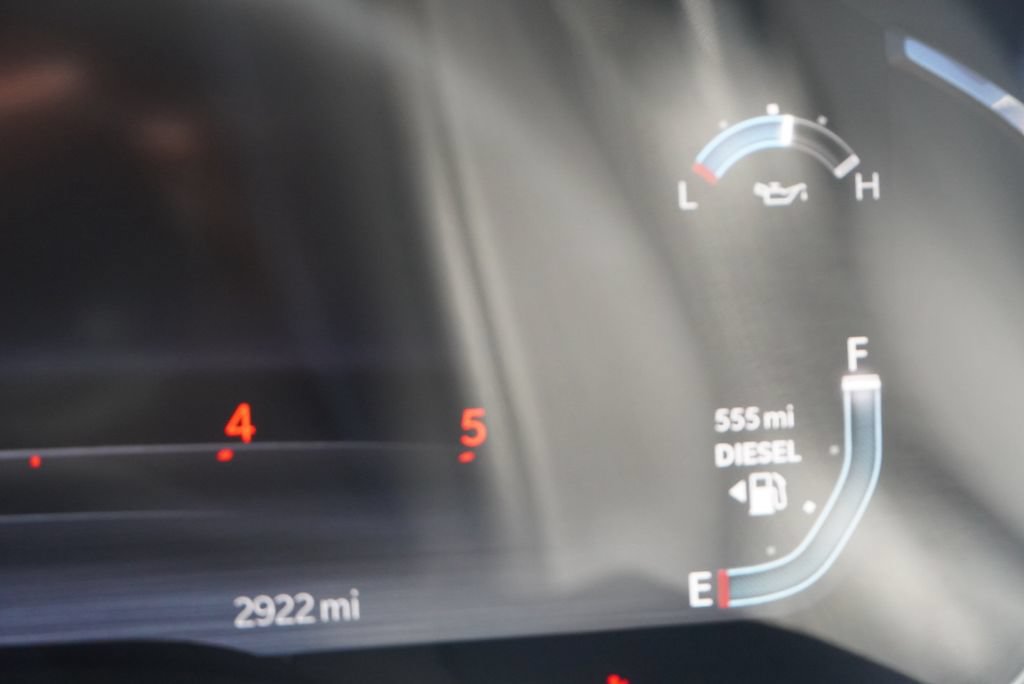 New 2026 RAM 3500 Laramie AWD/4WD image 32