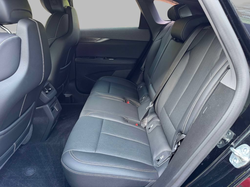 Used 2025 Cadillac Optiq Luxury 2 w/ LPO, Floor Liner Package AWD/4WD image 20